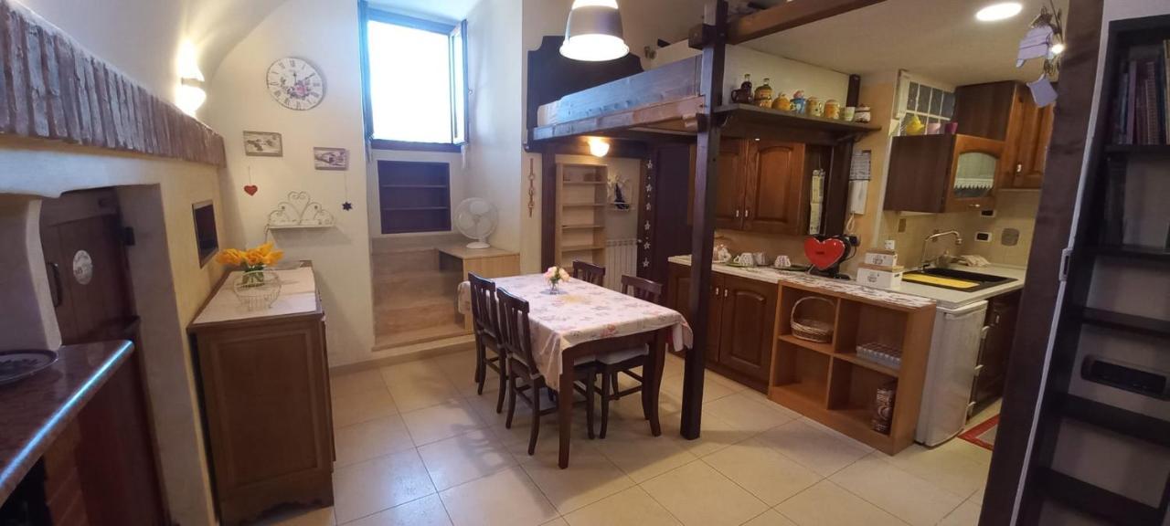 Residenza Nel Borgo Romano Mentana Eksteriør billede